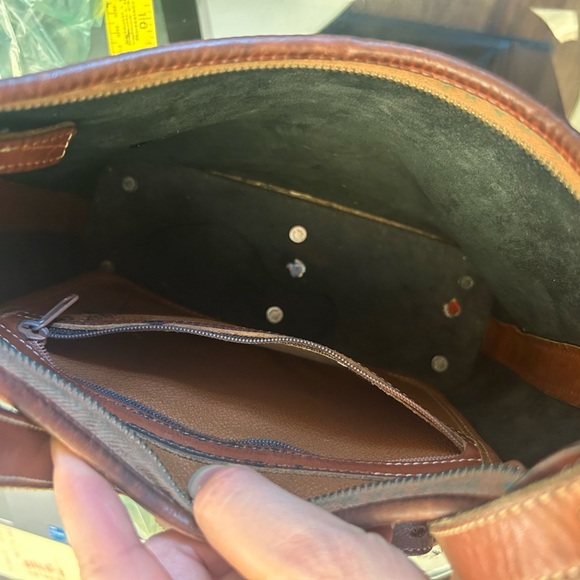 Dooney & Bourke Vintage Hobo Black and Tan Crossbody Shoulder Bag. F - Picture 7 of 12